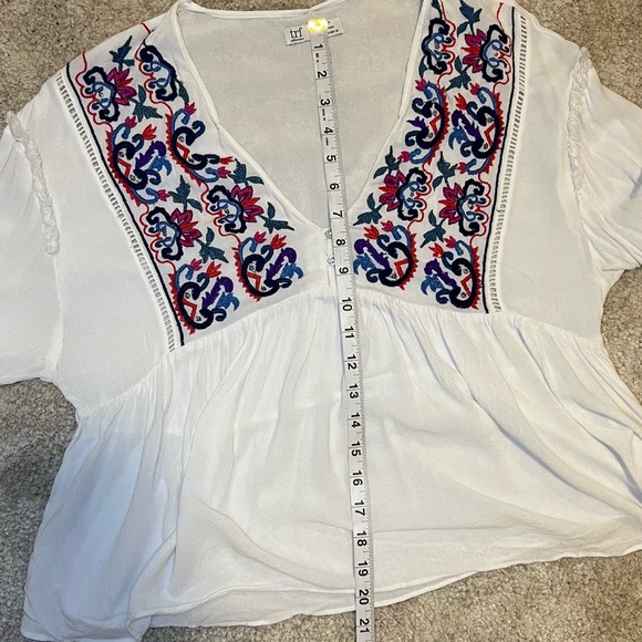 Zara Floral Embroidered Top - Picture 7 of 9